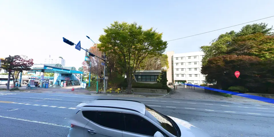 경희대 정문에서 올라오는 차량 진입 사진